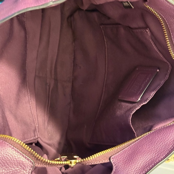 Coach Purple Pebbled Leather Tote Bag Gold Chain Straps - Picture 8 of 10